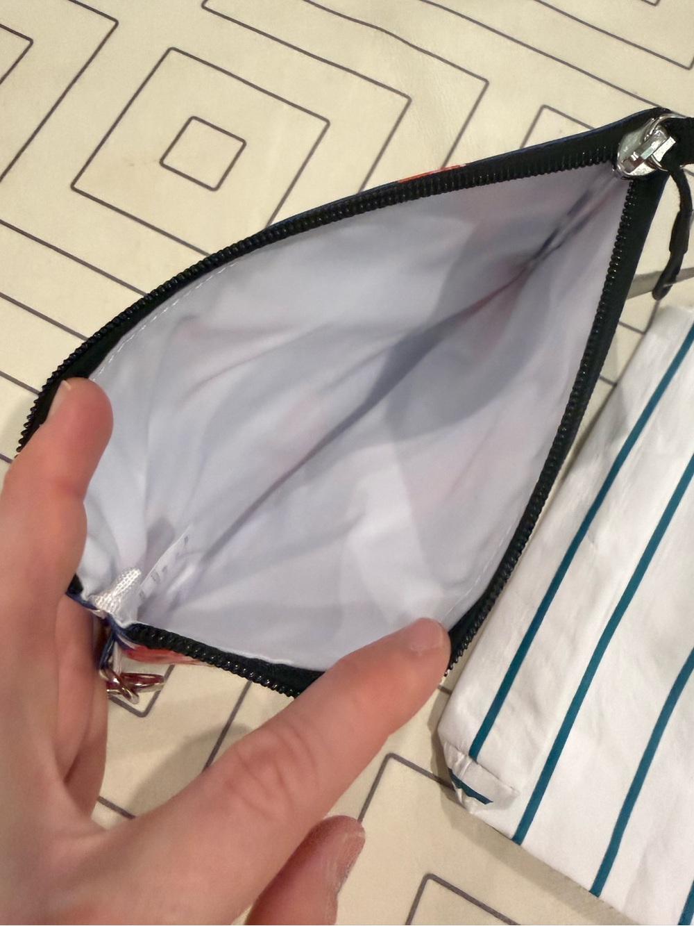 Bundle of Small Wet Pouches - Picture 9 of 12